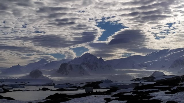 Хмари над Антарктидою (фото Анни Соіної)